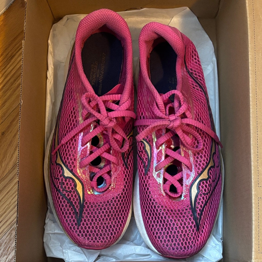 Saucony Endorphins Size 9